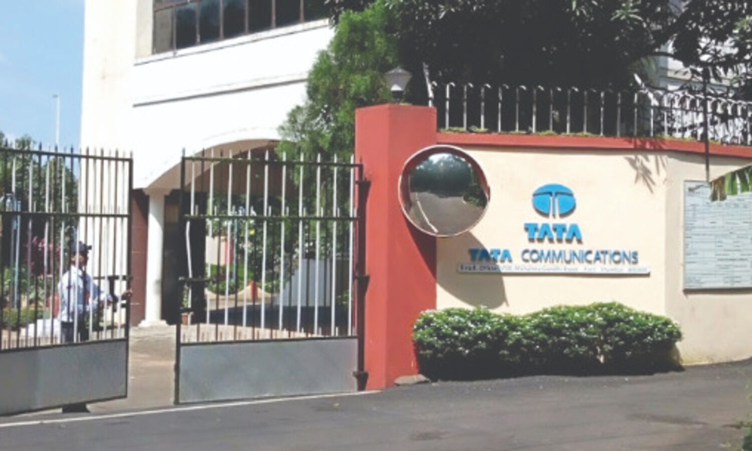 Govt to sell 16.12% stake in Tata Comm through OFS, rest to Tata Sons arm