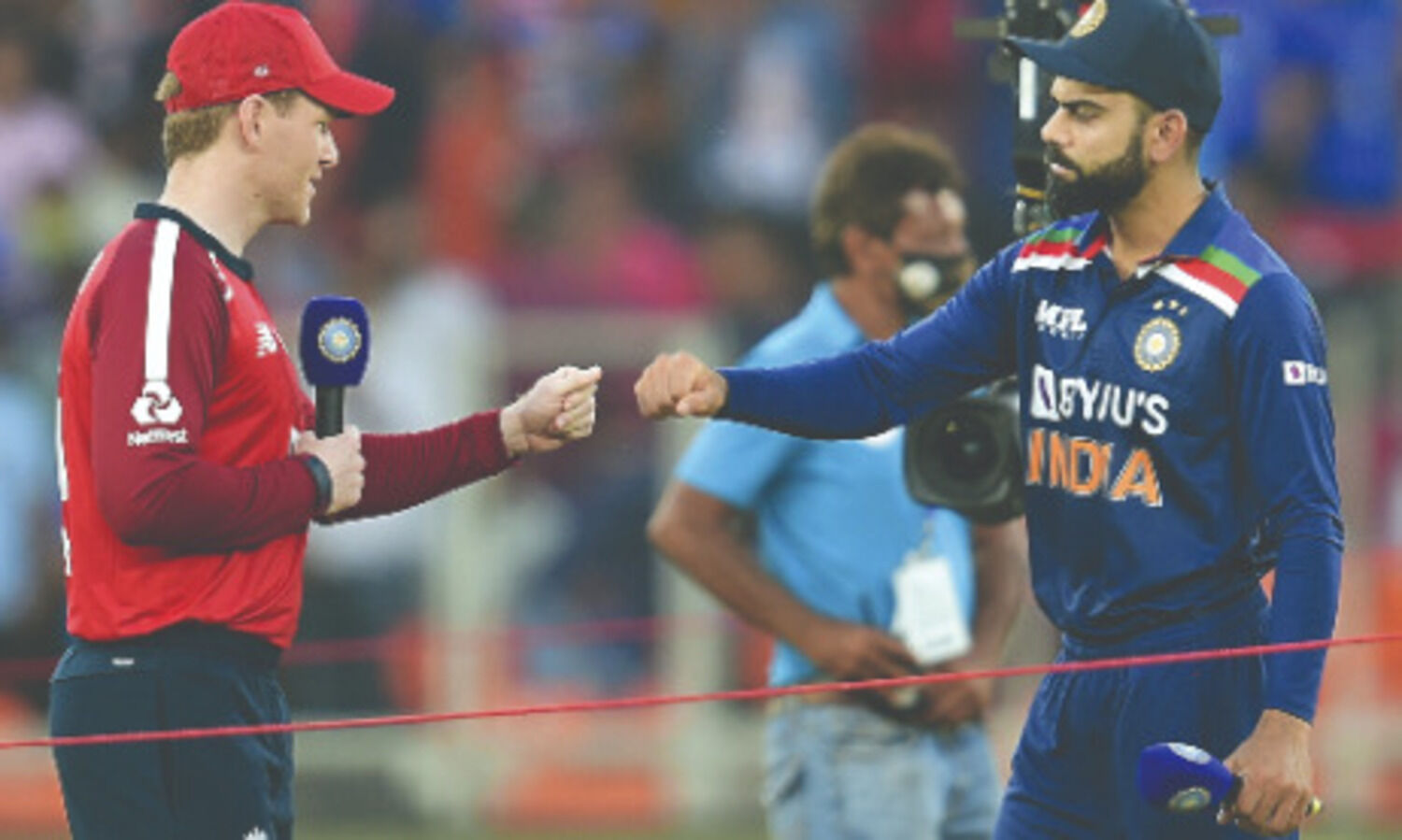 Indias demand: Better batting   effort from Pandya and Pant