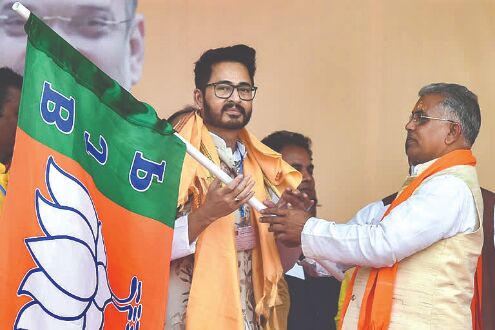 Kharagpur: Shah holds roadshow in support of Hiron Chatterjee Kharagpur: Shah holds roadshow in support of Hiron Chatterjee