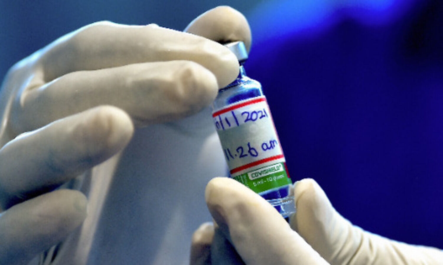 Centre in SC opposes separate class of judges, lawyers for giving COVID-19 vaccine on priority