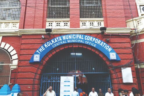 KMC orders probe into contamination of water