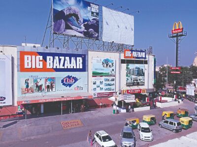 Delhi HC restrains Future Group from moving ahead with deal Delhi HC restrains Future Group from moving ahead with deal