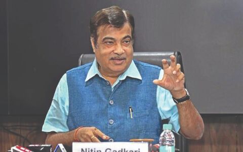 Vehicle scrapping policy to offer 5% rebate on new cars: Gadkari Vehicle scrapping policy to offer 5% rebate on new cars: Gadkari
