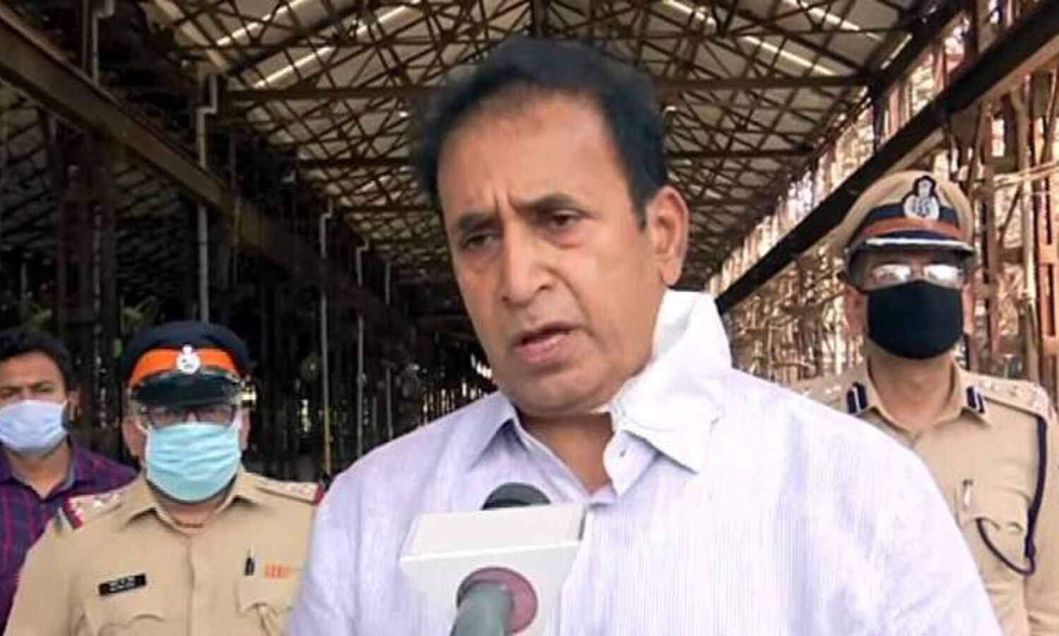 Ex-CP claims Maha home minister demanded Rs 100 cr per month