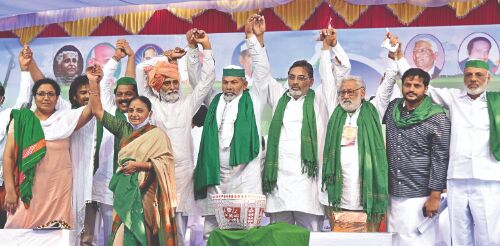 Cong MPs dissociate themselves from Parl panel report advocating implementation of 1 of 3 farm laws Cong MPs dissociate themselves from Parl panel report advocating implementation of 1 of 3 farm laws