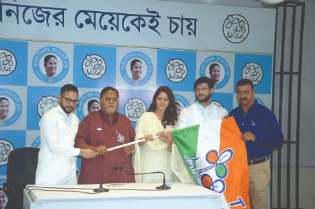 Noted actors, including Neel, join Trinamool