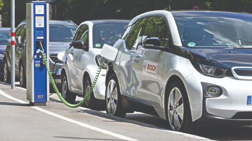 Commercial fleets should go fully electric in 4 years Commercial fleets should go fully electric in 4 years