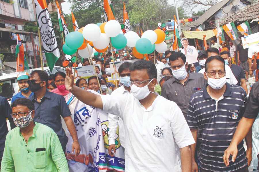 TMC leaders reach out to voters, bank on dev plank