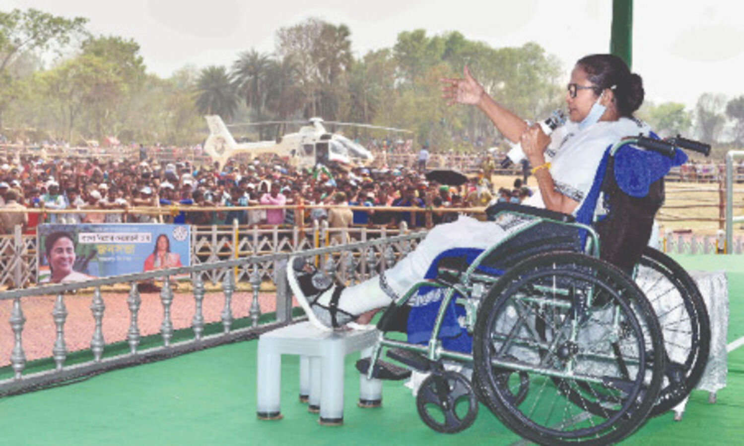 Strict action against workers found taking money from BJP