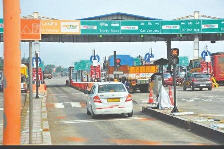 Average daily FASTag mop-up crosses `100 cr mark: Gadkari