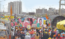 Youth join in hundreds to mark Shaheed Diwas with protesting farmers Youth join in hundreds to mark Shaheed Diwas with protesting farmers