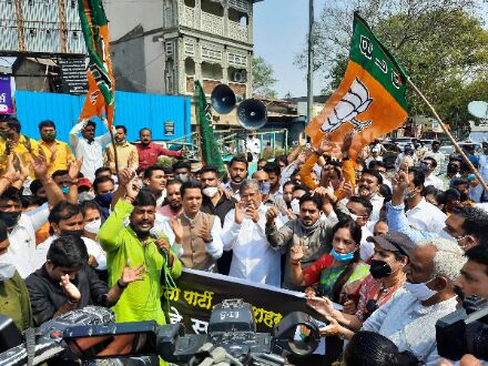 Allegations against Maha home minister: Cong seeks probe by committee Allegations against Maha home minister: Cong seeks probe by committee