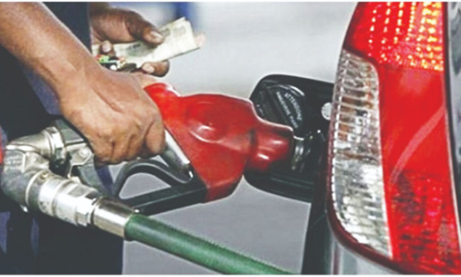 Petrol price cut by 21   paise, diesel by 20 paise