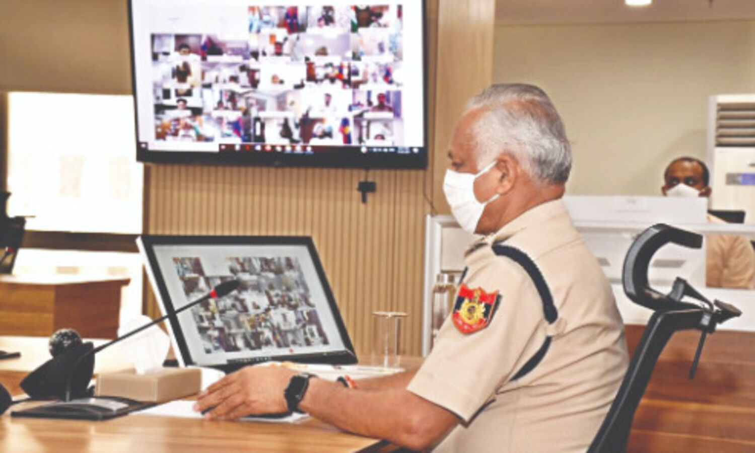 CP holds crime review meeting