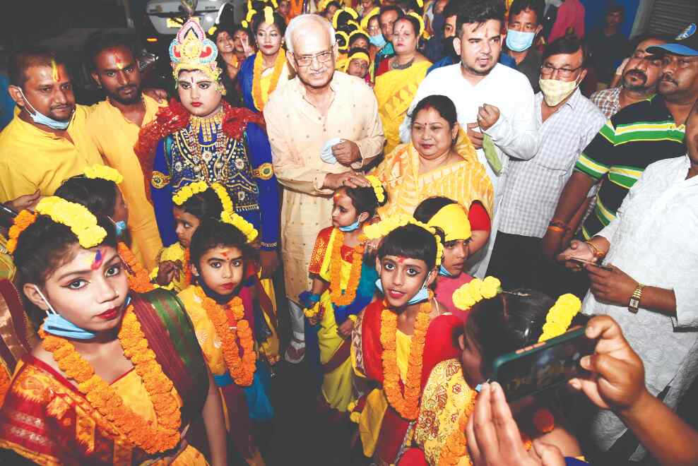 At least 3K cops and 700 police pickets across city during Dol Jatra & Holi At least 3K cops and 700 police pickets across city during Dol Jatra & Holi