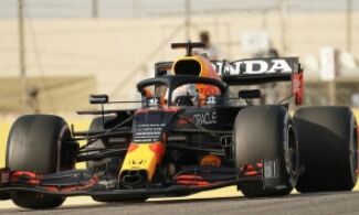 Verstappen takes brilliant pole position for Bahrain GP Verstappen takes brilliant pole position for Bahrain GP