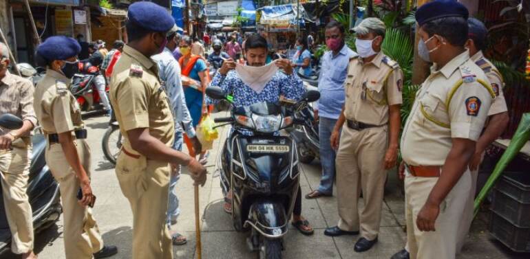 Nearly 3,000 caught without masks on North Goa beaches in 2021 Nearly 3,000 caught without masks on North Goa beaches in 2021