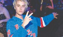 Biebers Justice debuts at No. 1 on Billboard 200 Biebers Justice debuts at No. 1 on Billboard 200