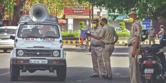 Cops wife tries to kill kids, then hangs self in Ghitorni Cops wife tries to kill kids, then hangs self in Ghitorni