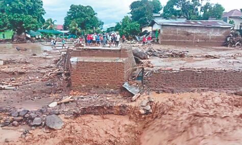 Indonesia landslides and floods kill at least 41 people Indonesia landslides and floods kill at least 41 people