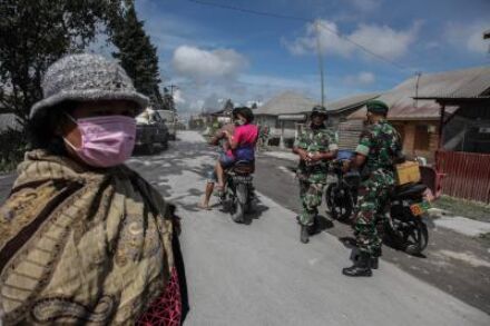 18 dead, 62 missing in Indonesia volcanic landslide 18 dead, 62 missing in Indonesia volcanic landslide
