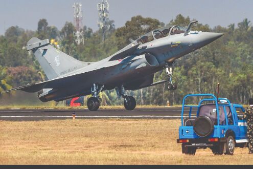 Congress, CPM corner govt over Rafale plane deal Congress, CPM corner govt over Rafale plane deal