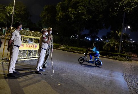 COVID-19: Night curfew casts shadow on wedding season in Delhi
