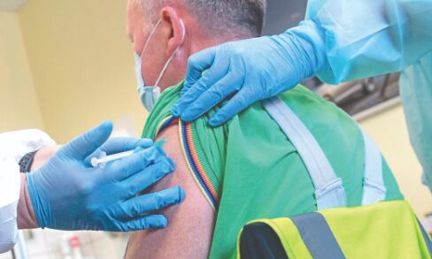 Governments give varying advice on AstraZeneca vaccine Governments give varying advice on AstraZeneca vaccine