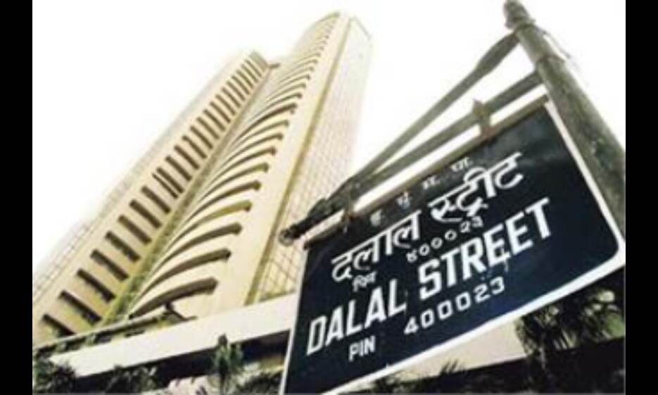 Sensex ends 84.45 points higher, Nifty above 14,800 Sensex ends 84.45 points higher, Nifty above 14,800