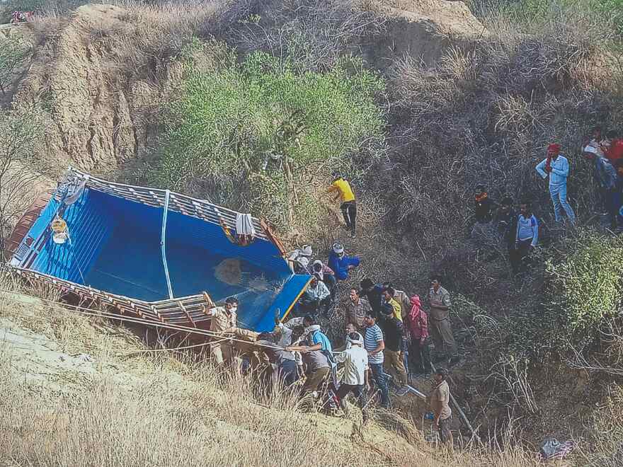 12 killed as truck falls into gorge in UP