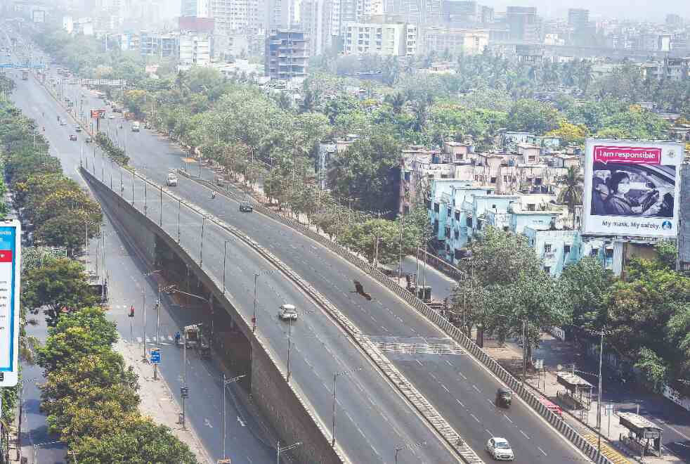 Maharashtra: Streets and markets wear deserted look Maharashtra: Streets and markets wear deserted look