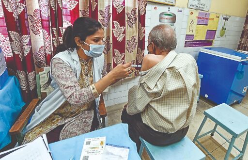 Covid milestone: Over 1L get vaccine jabs in a day Covid milestone: Over 1L get vaccine jabs in a day
