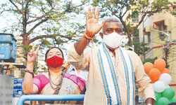 Hard work, closeness with people give edge   to TMCs Debashish Kumar in Rashbehari