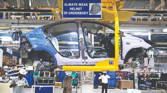 PV sales in India decline by over 2% in 2020-21, says SIAM