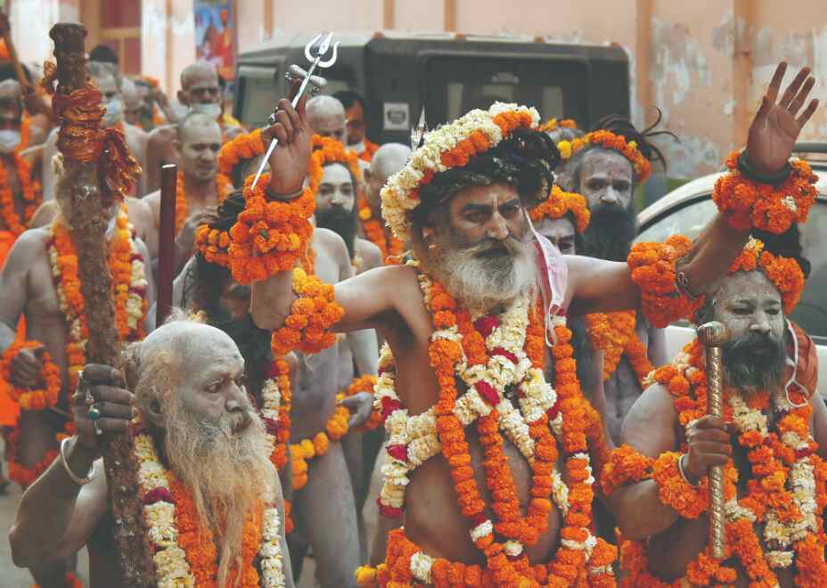Crowds surging at Kumbh amid rising cases Crowds surging at Kumbh amid rising cases