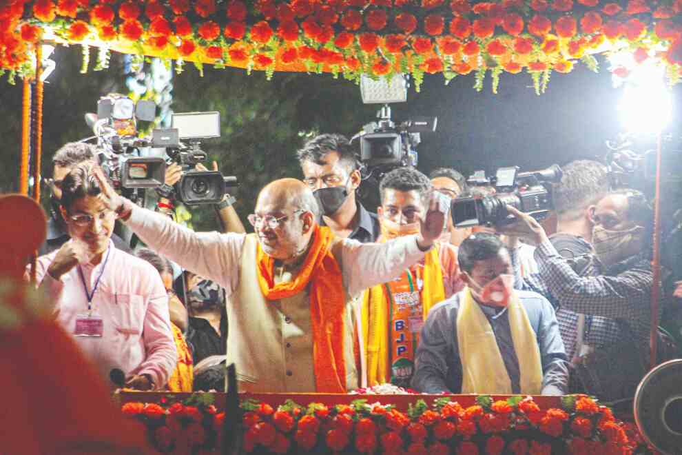 BJP ahead in 92 of 135 seats in Bengal: Shah BJP ahead in 92 of 135 seats in Bengal: Shah