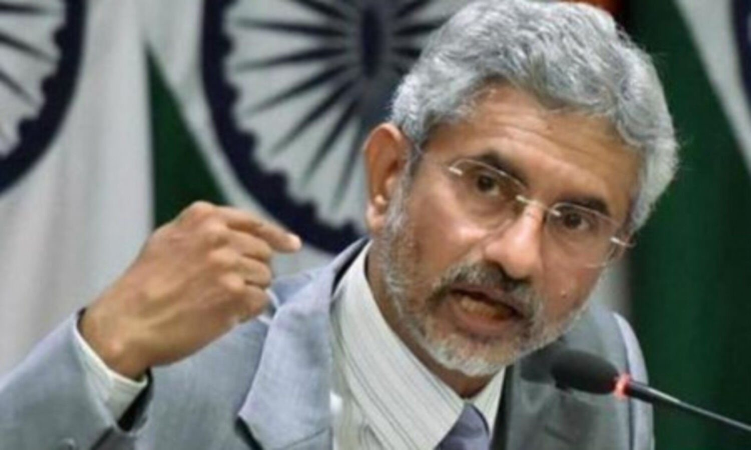 EAM Jaishankar holds talks with French counterpart Le Drian