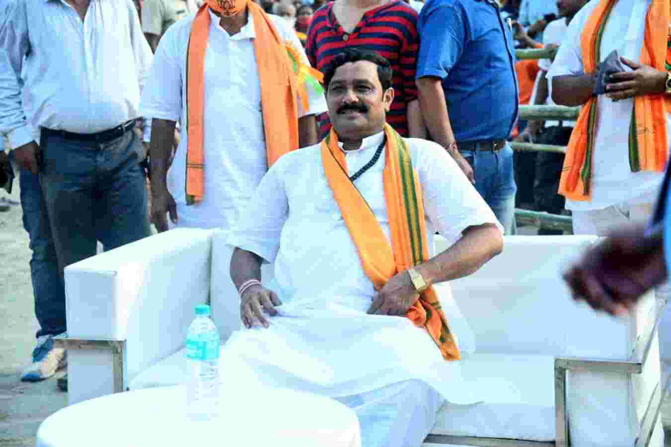 BJP leaders face ECs ire in West Bengal BJP leaders face ECs ire in West Bengal