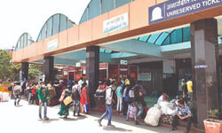 Migrant workers head home again out of lockdown fears Migrant workers head home again out of lockdown fears