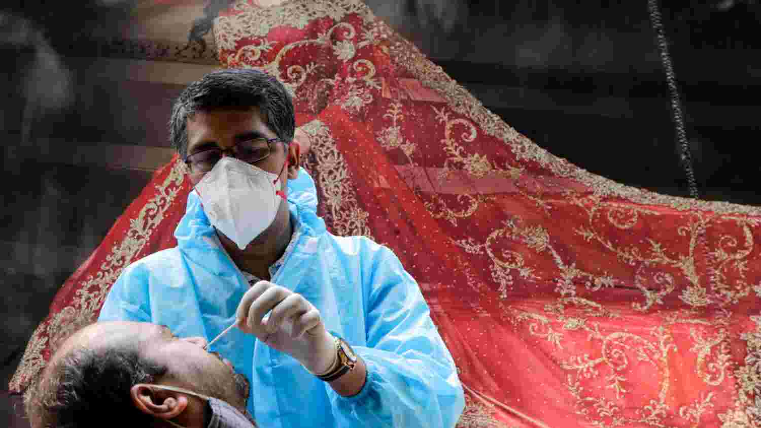 India reports highest daily spike with 1,84,372 new cases