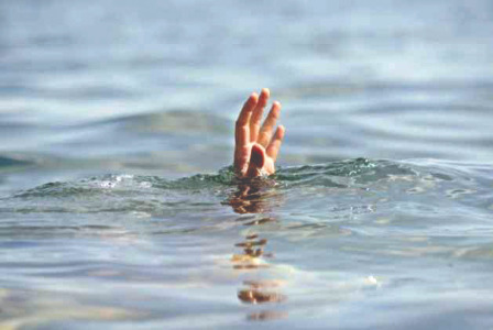 Three drown while taking bath in canal Gr Noida Three drown while taking bath in canal Gr Noida