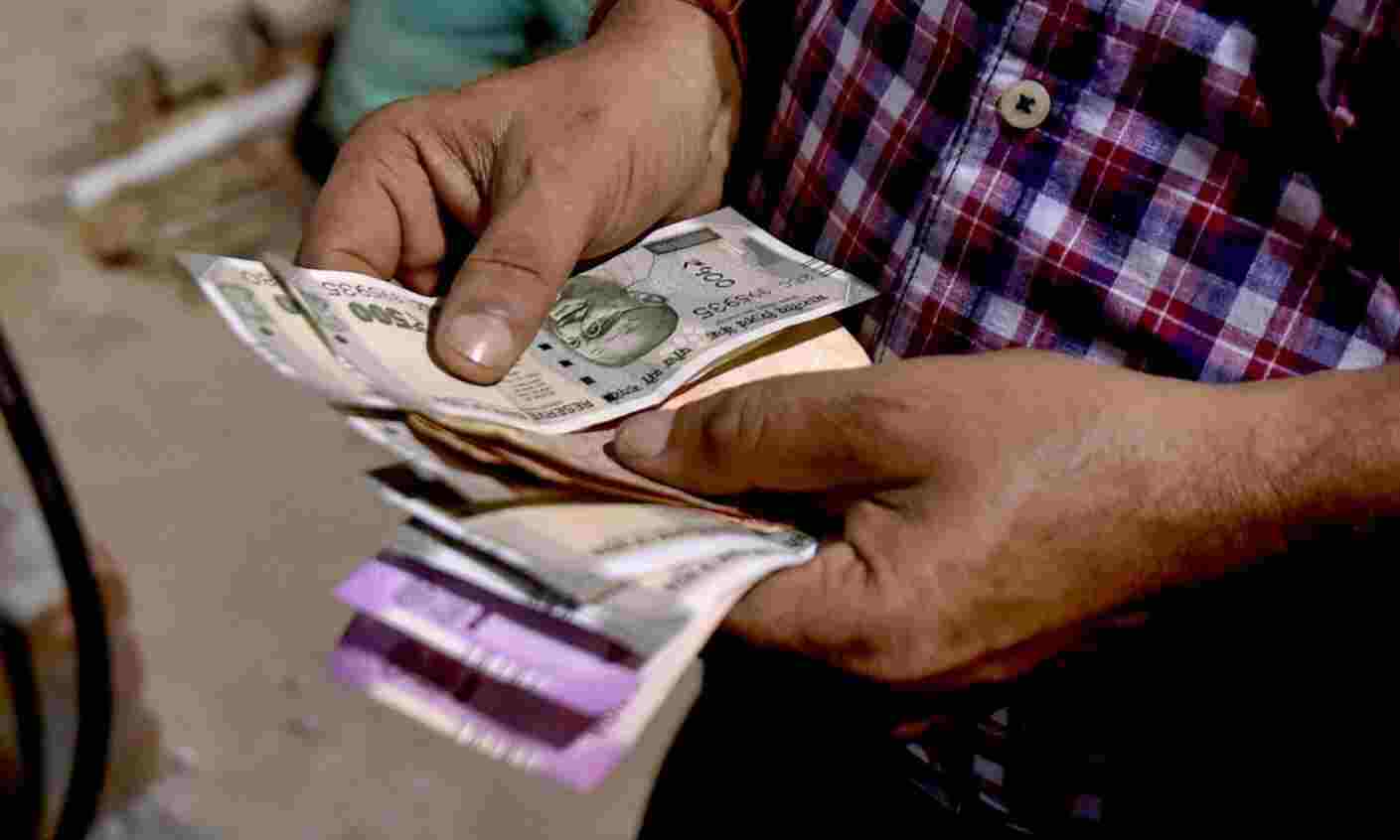 Rupee falls 17 paise to 75.22