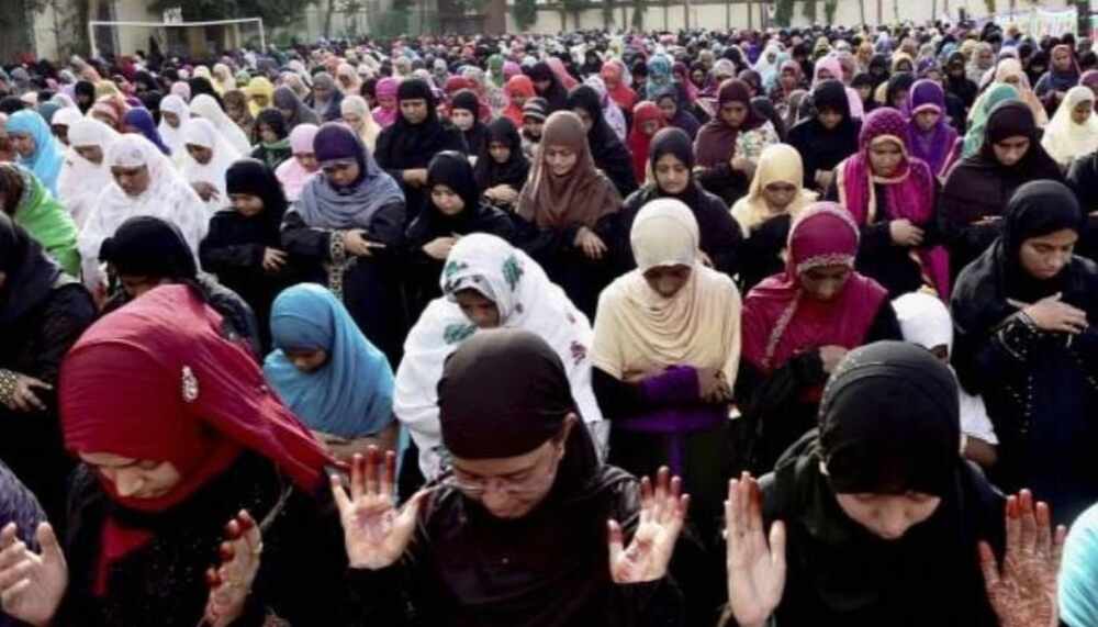 HC may in its wisdom permit namaz at Nizamuddin Markaz: Centre HC may in its wisdom permit namaz at Nizamuddin Markaz: Centre