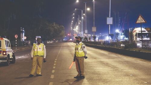 Night curfew timing now extended in Noida & Gzb Night curfew timing now extended in Noida & Gzb