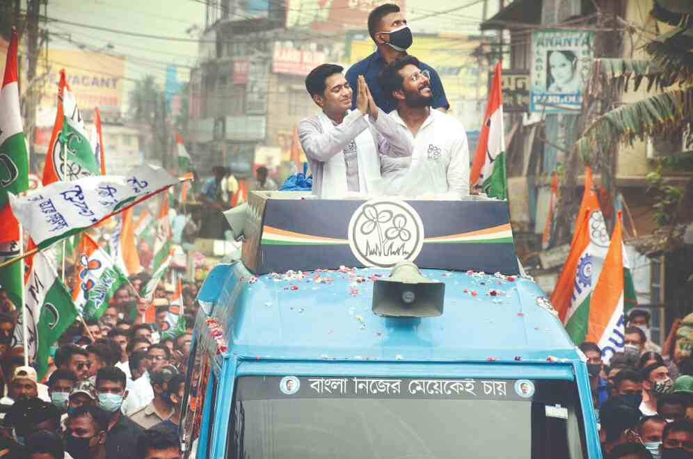 Modis Achhe Din led to fuel price hike: Abhishek Modis Achhe Din led to fuel price hike: Abhishek