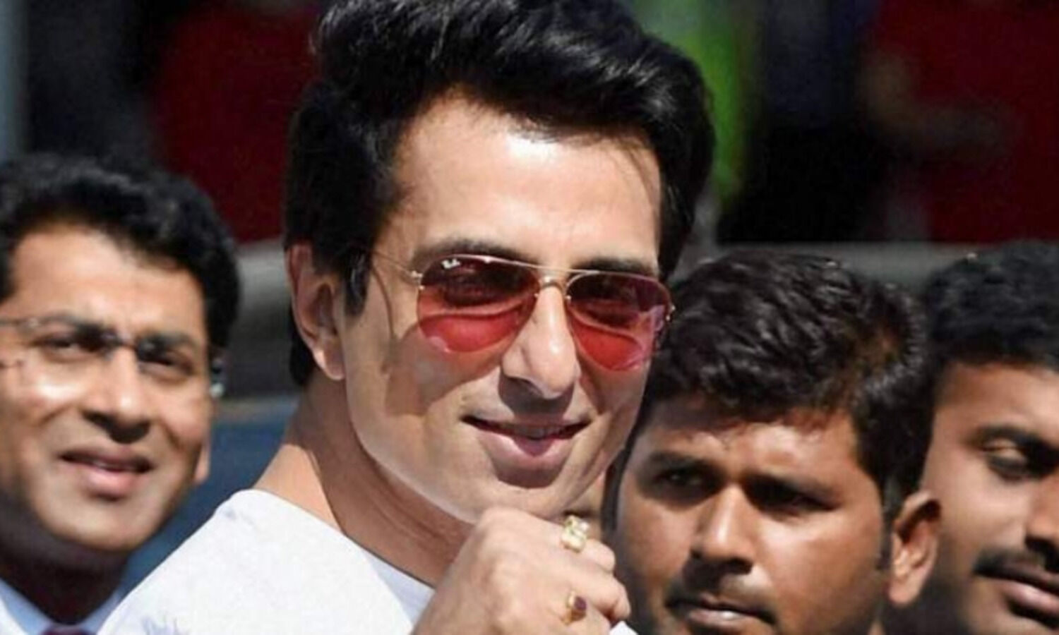 Sonu Sood tests positive for COVID-19, days after receiving vaccine