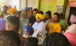 Farmers distressed due to shortage of gunny bags, government should solve the problem soon: Bhagwant Mann Farmers distressed due to shortage of gunny bags, government should solve the problem soon: Bhagwant Mann