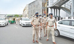 Many broke curfew rules but not all challaned Many broke curfew rules but not all challaned