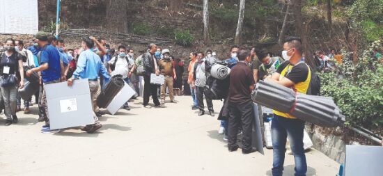 Polling in Hills could run into inclement weather today Polling in Hills could run into inclement weather today