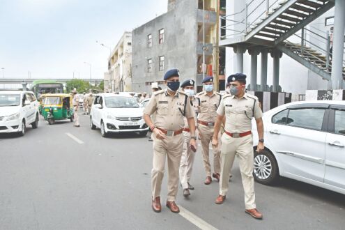 Many broke curfew rules but not all challaned Many broke curfew rules but not all challaned